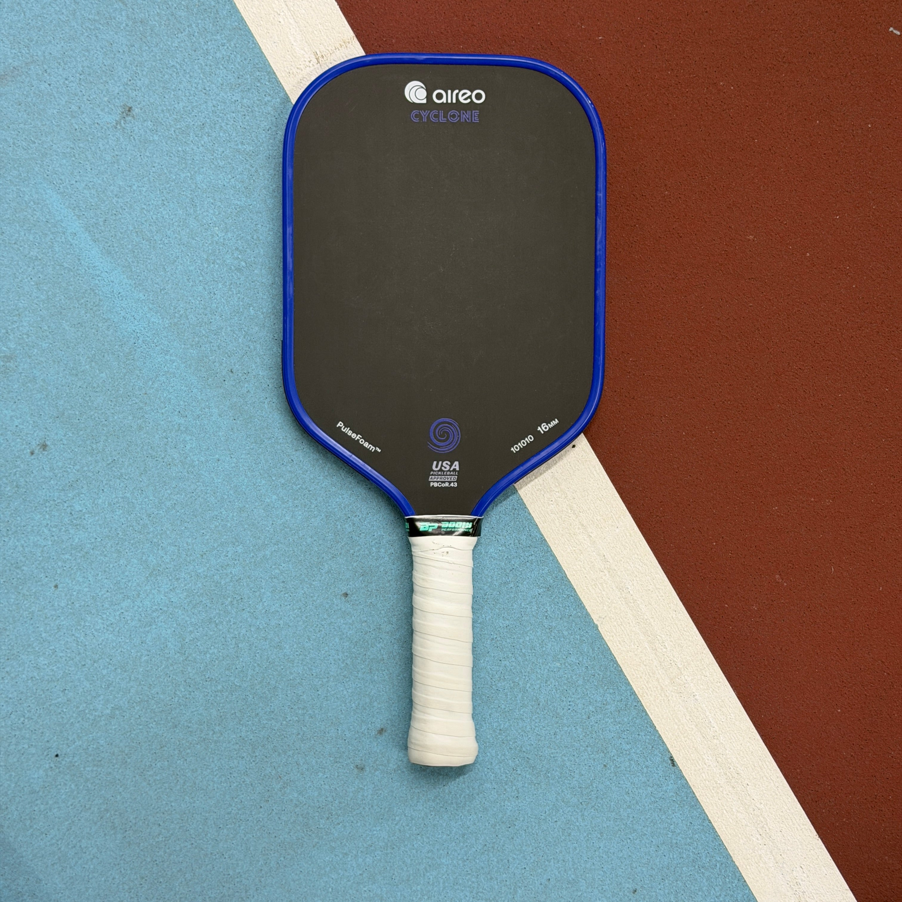 Aireo Cyclone Elongated Foam Core Pickleball Paddle Blue - Used